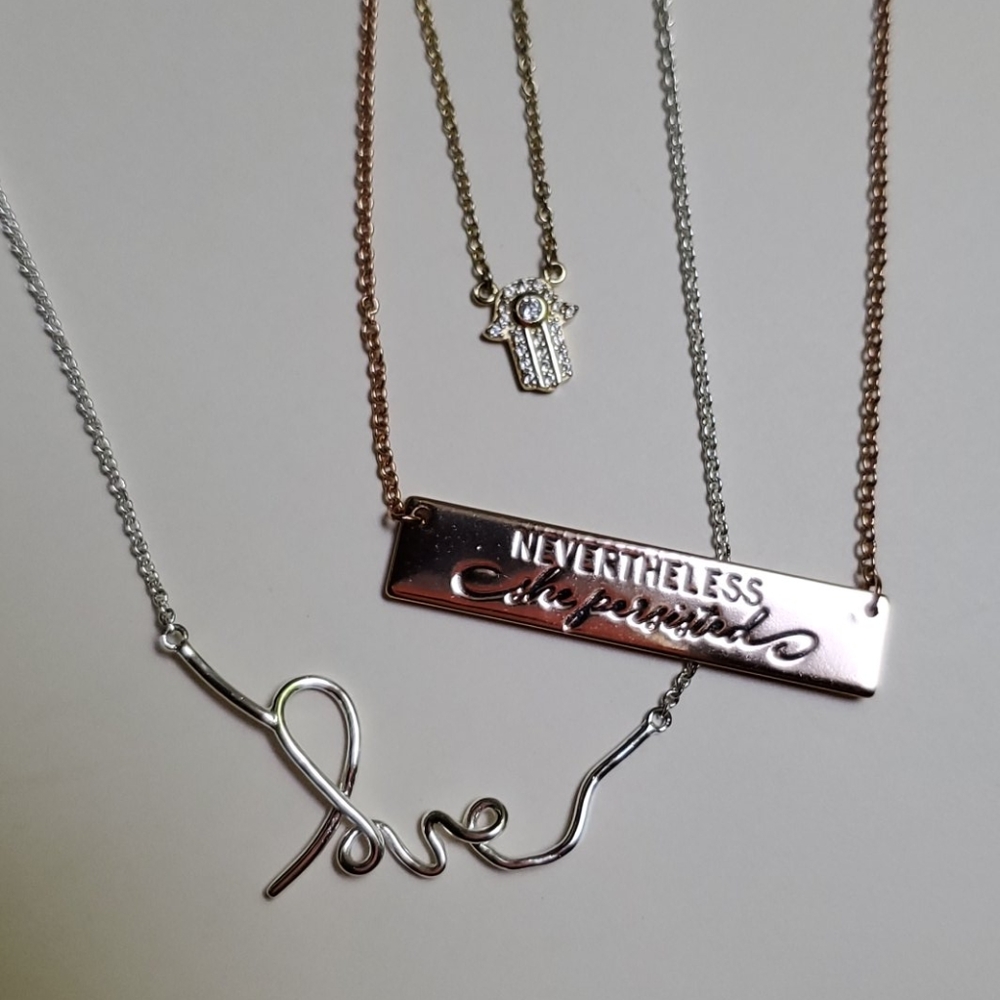 Set of 3 dainty necklaces